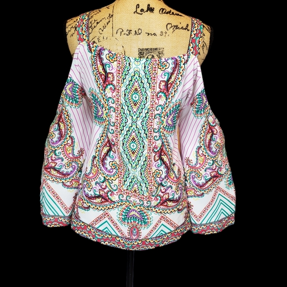 NY&CO Cold Shoulder Top - Picture 10 of 11